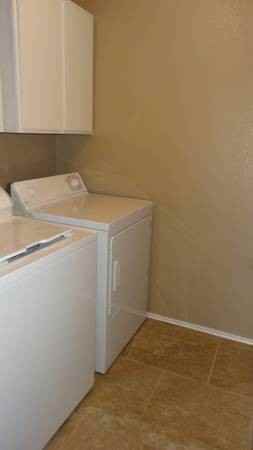 1107 Weatherly Dr - Photo 3 of 15