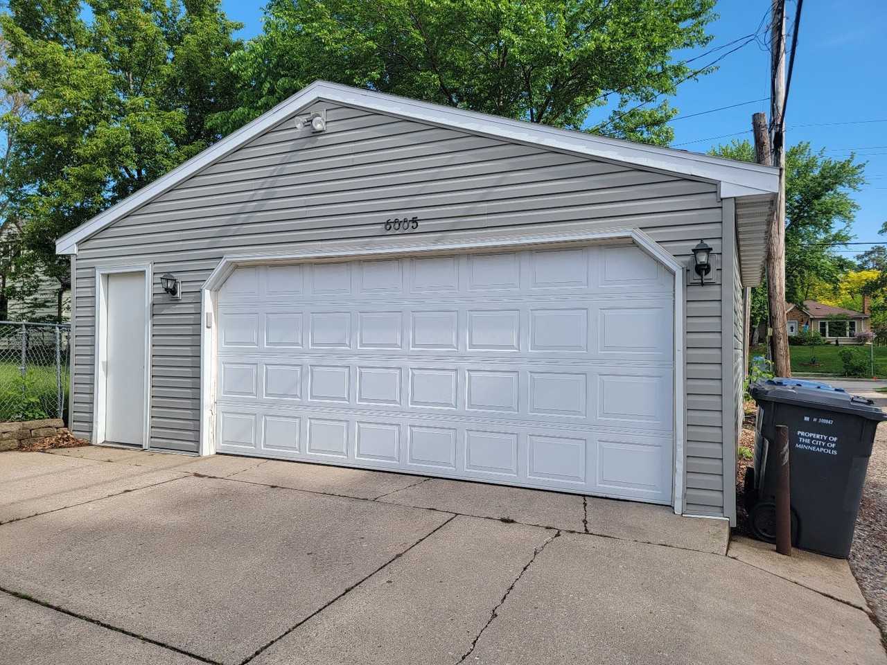 6005 Logan Ave S - Photo 3 of 18