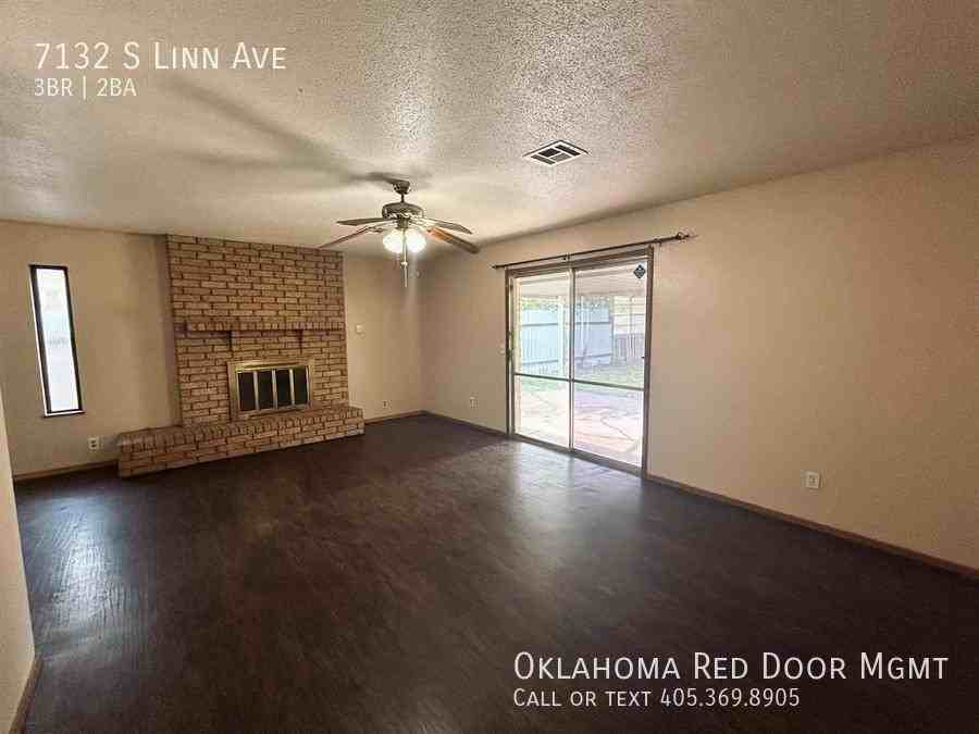 7132 S Linn Ave - Photo 2 of 31