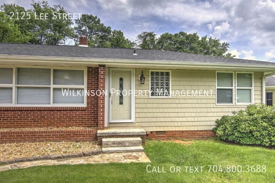 2125 Lee St - Photo 3 of 32