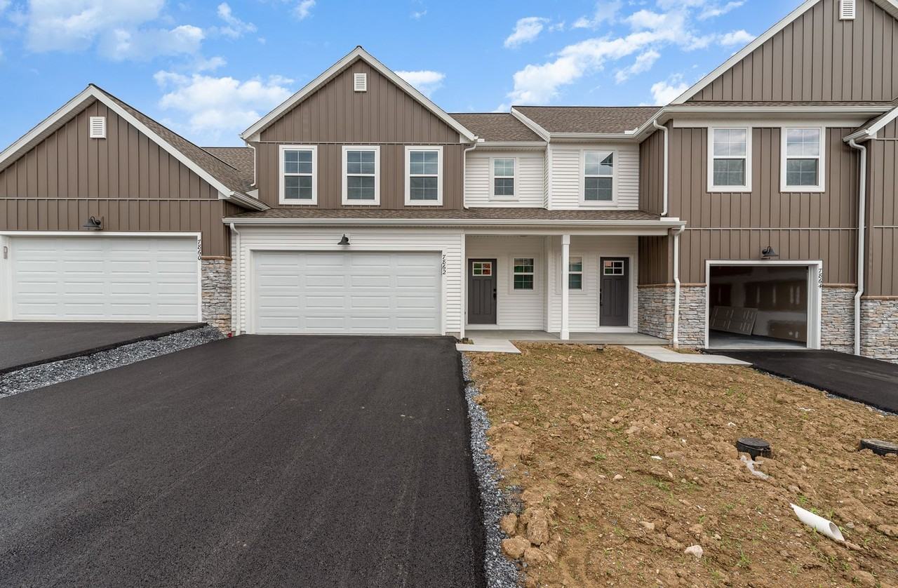 7862 Oak Brook Dr - Photo 2 of 29