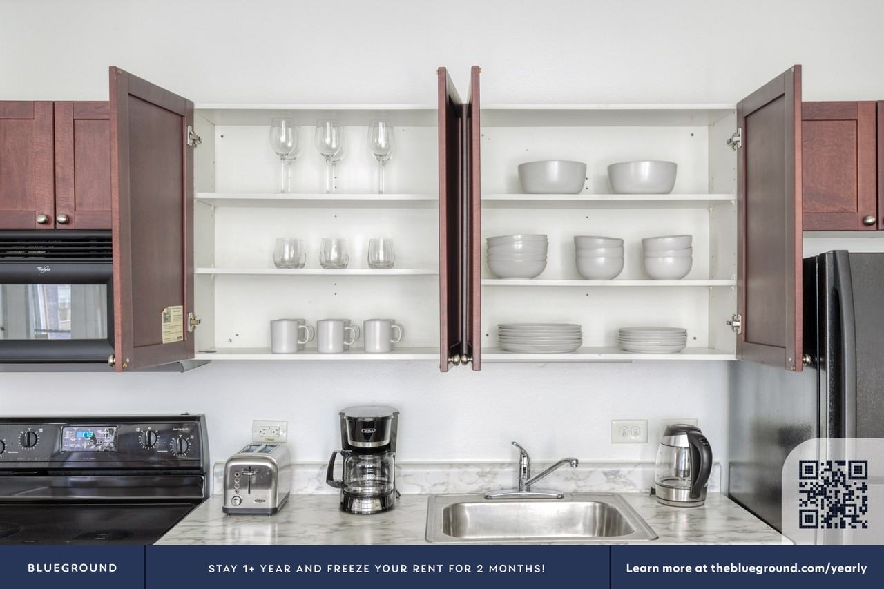 343 South Dearborn Street - Photo 7 of 27