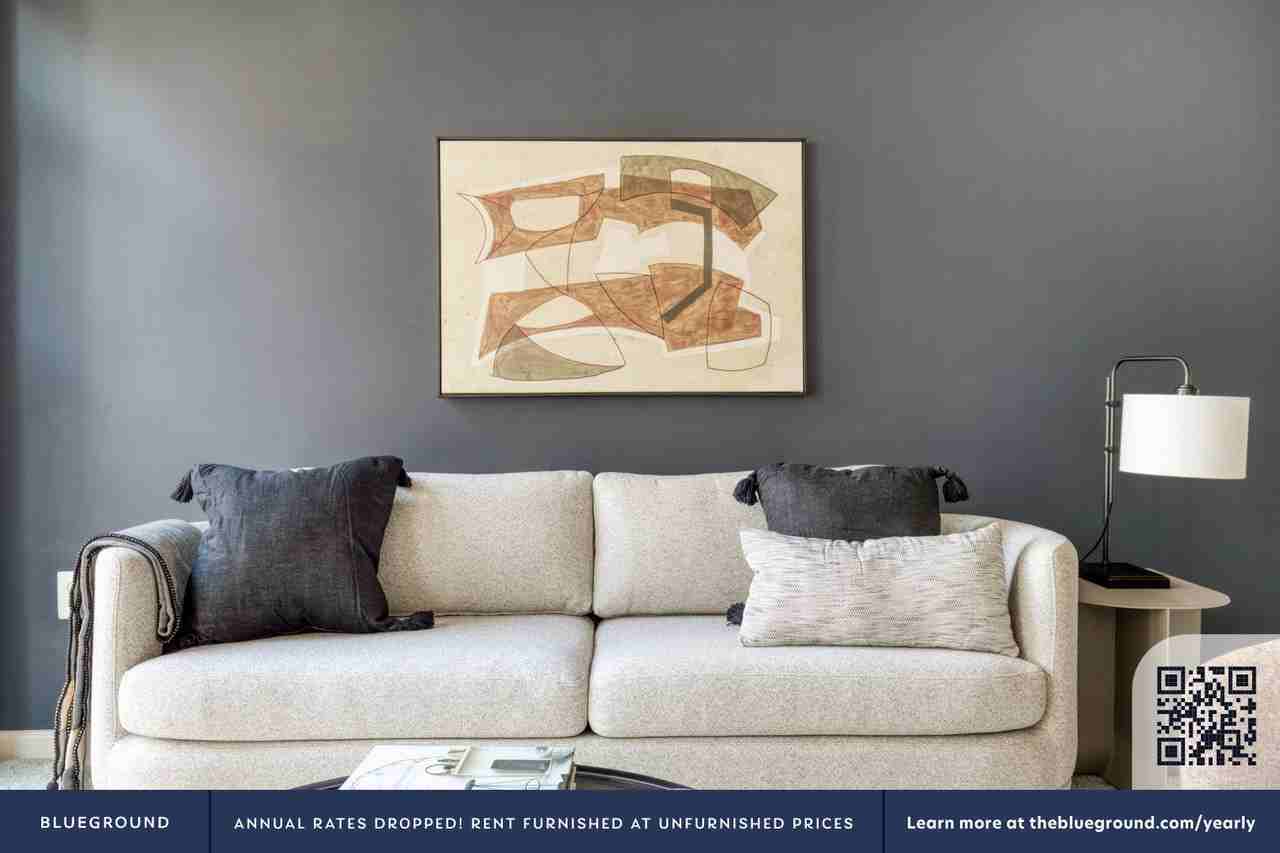 305 10th Street South - Photo 3 of 36