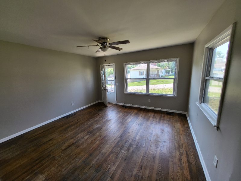 4300 Ne 44th St - Photo 2 of 10
