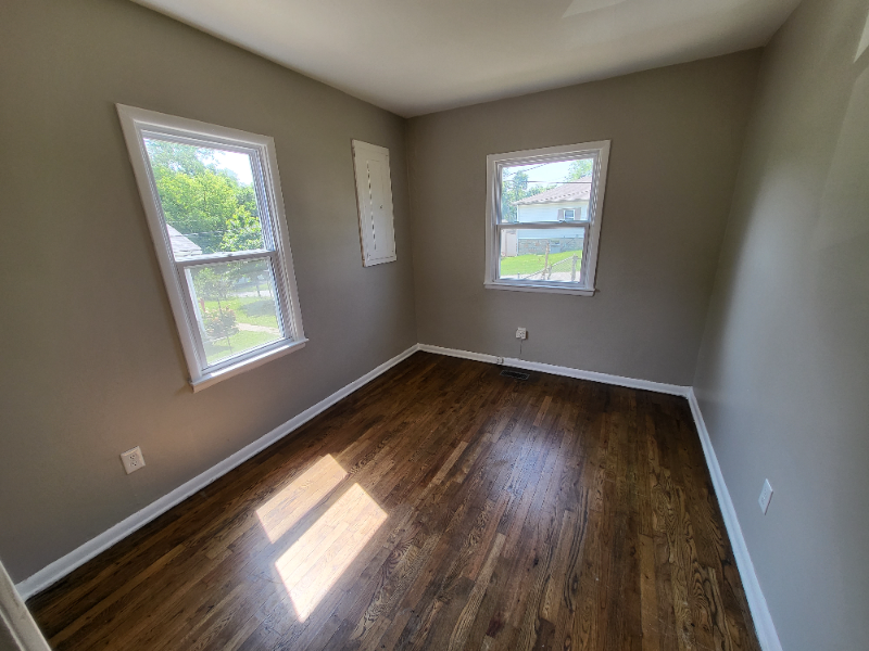 4300 Ne 44th St - Photo 3 of 10