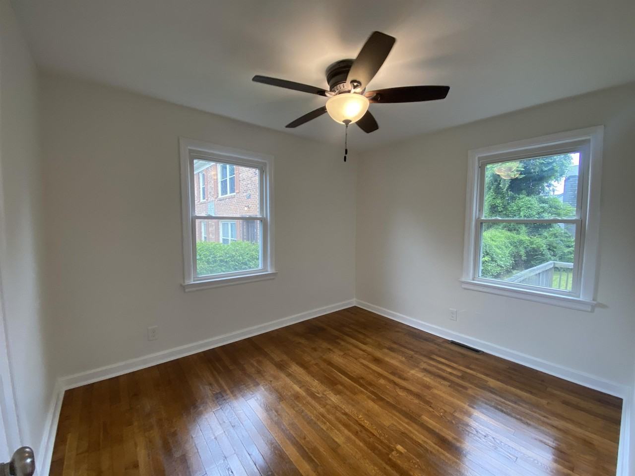 828 50th St - Photo 2 of 10