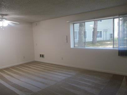 1421 Ne Hogan Pl #1421 - Photo 3 of 10