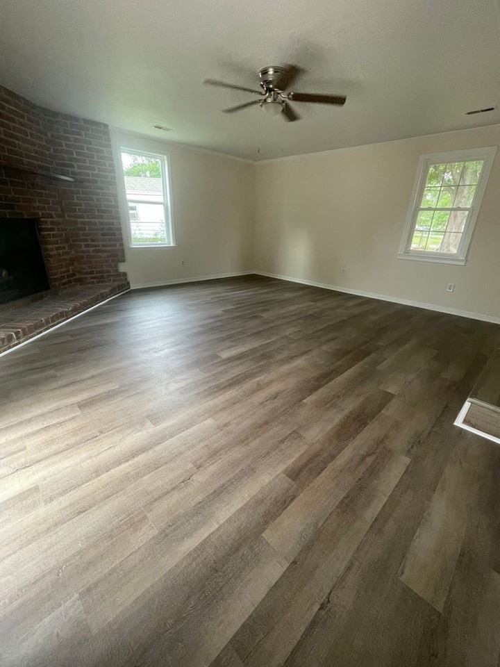 225 Kenneth Blvd - Photo 7 of 12