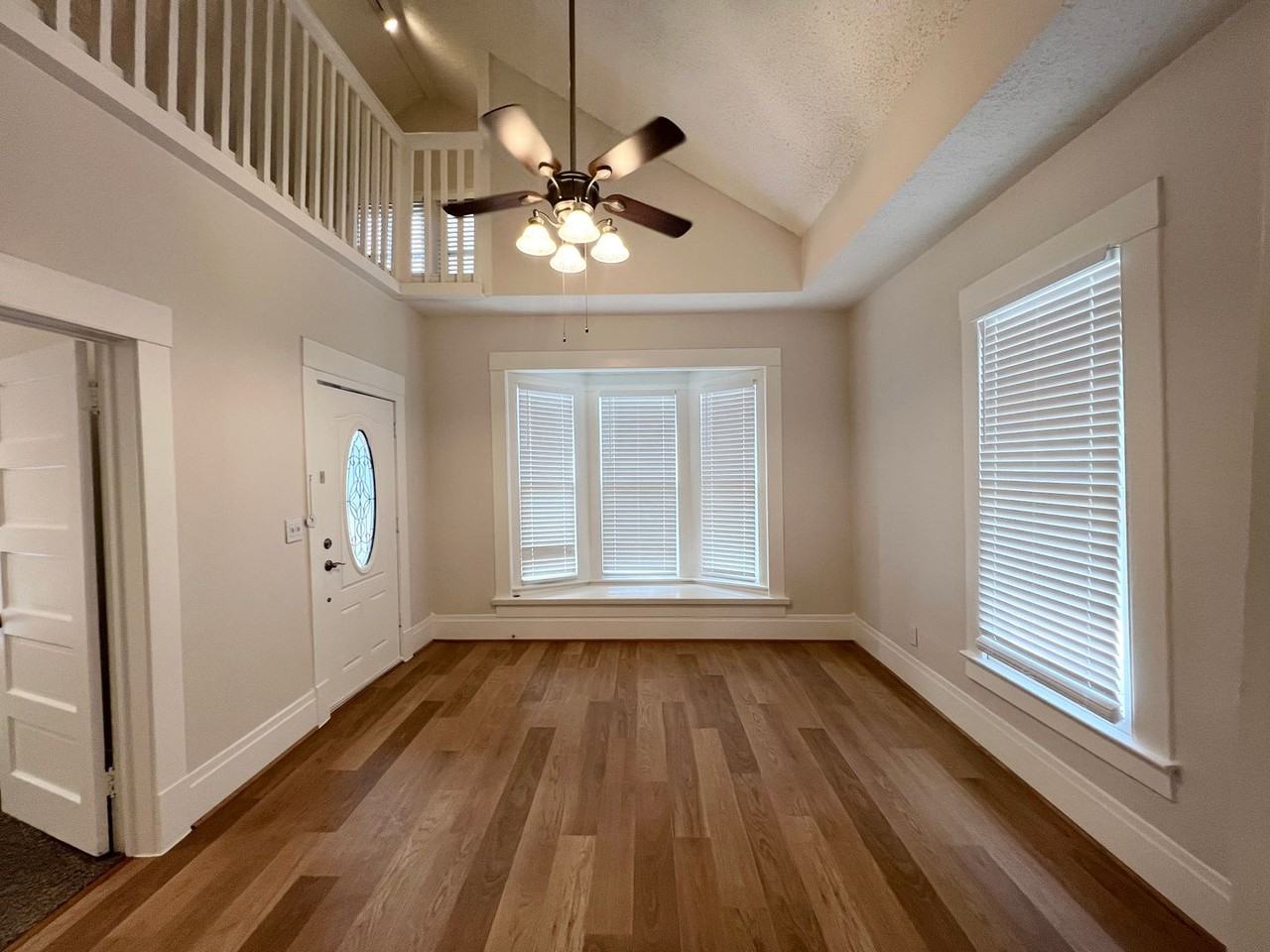 421 E Myrtle St - Photo 2 of 19