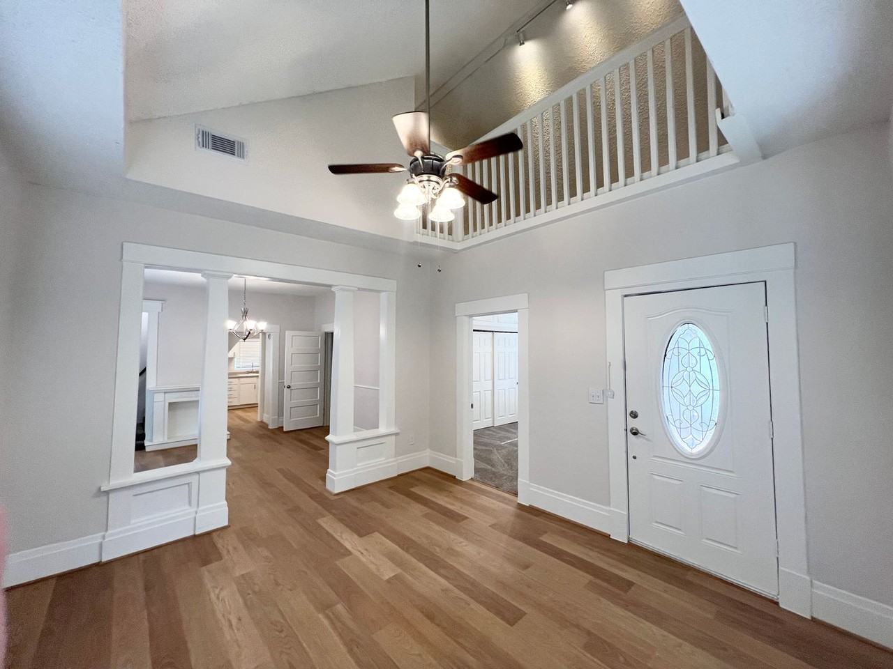 421 E Myrtle St - Photo 3 of 19