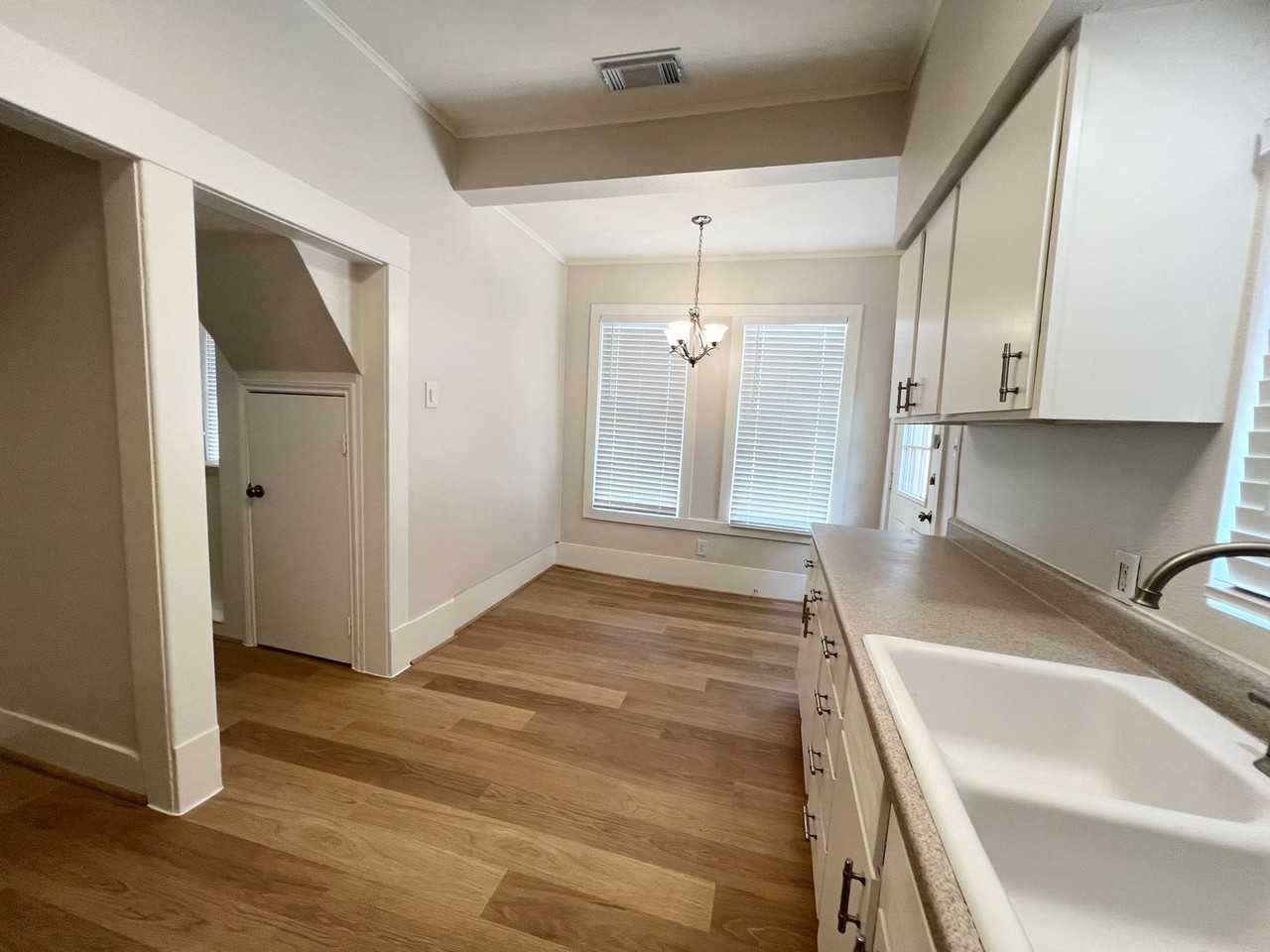 421 E Myrtle St - Photo 7 of 19