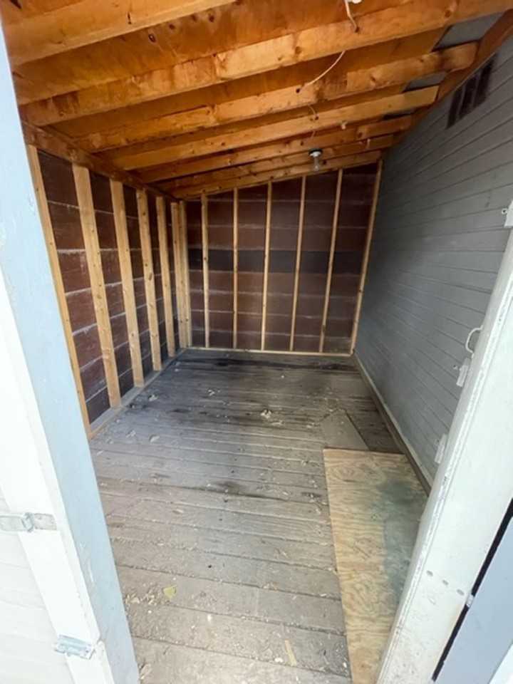 1107 W 1st St - Photo 2 of 18