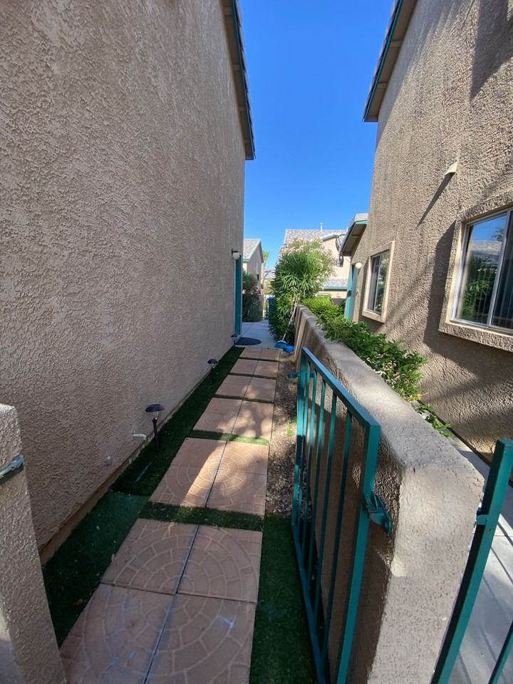5264 Sacha Way - Photo 3 of 33