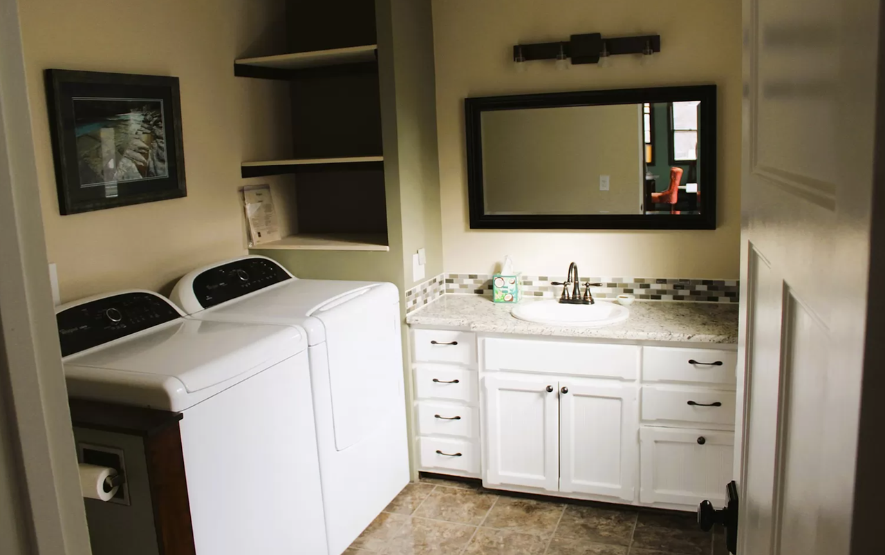 2401 Gilbert Ave - Photo 3 of 7