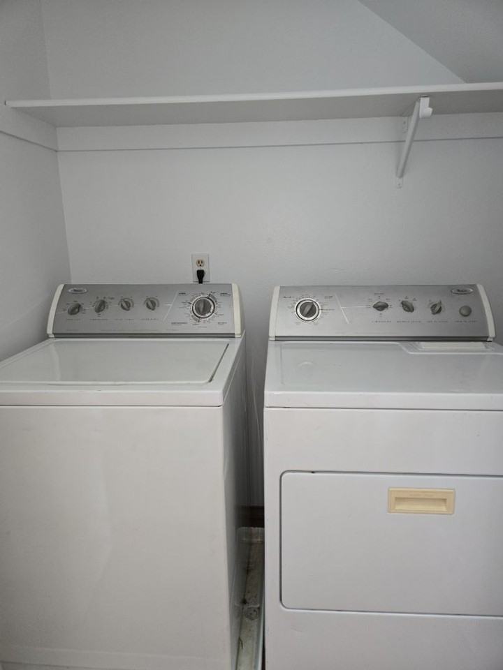 484 Lori Ln - Photo 5 of 11