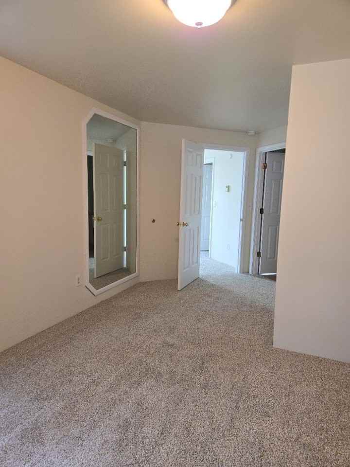 484 Lori Ln - Photo 6 of 11