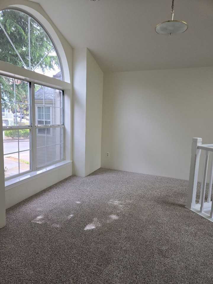 484 Lori Ln - Photo 7 of 11