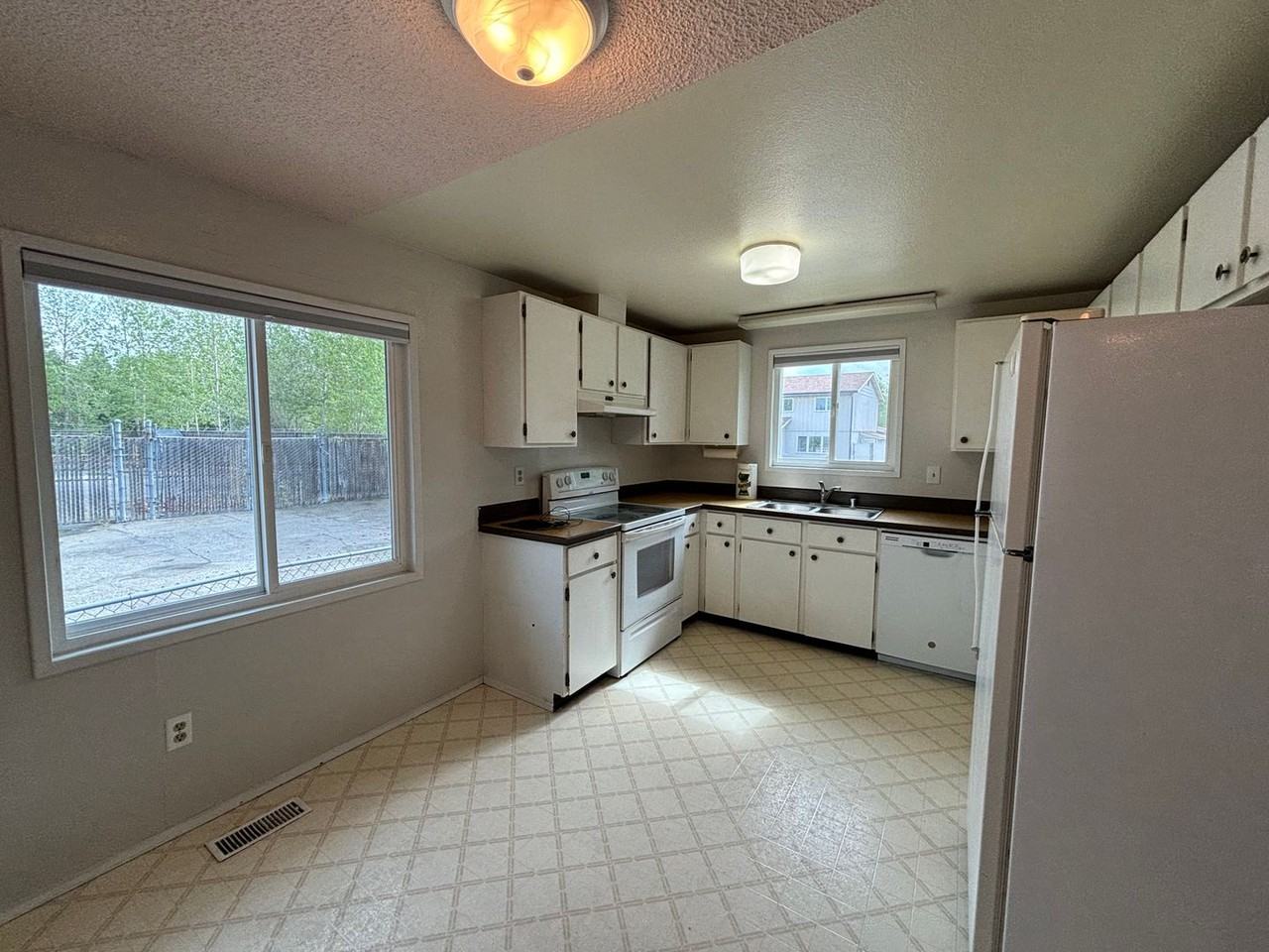 1453 Market St - Photo 7 of 13