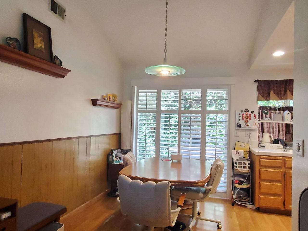 1522 Fujiko Drive - Photo 3 of 10