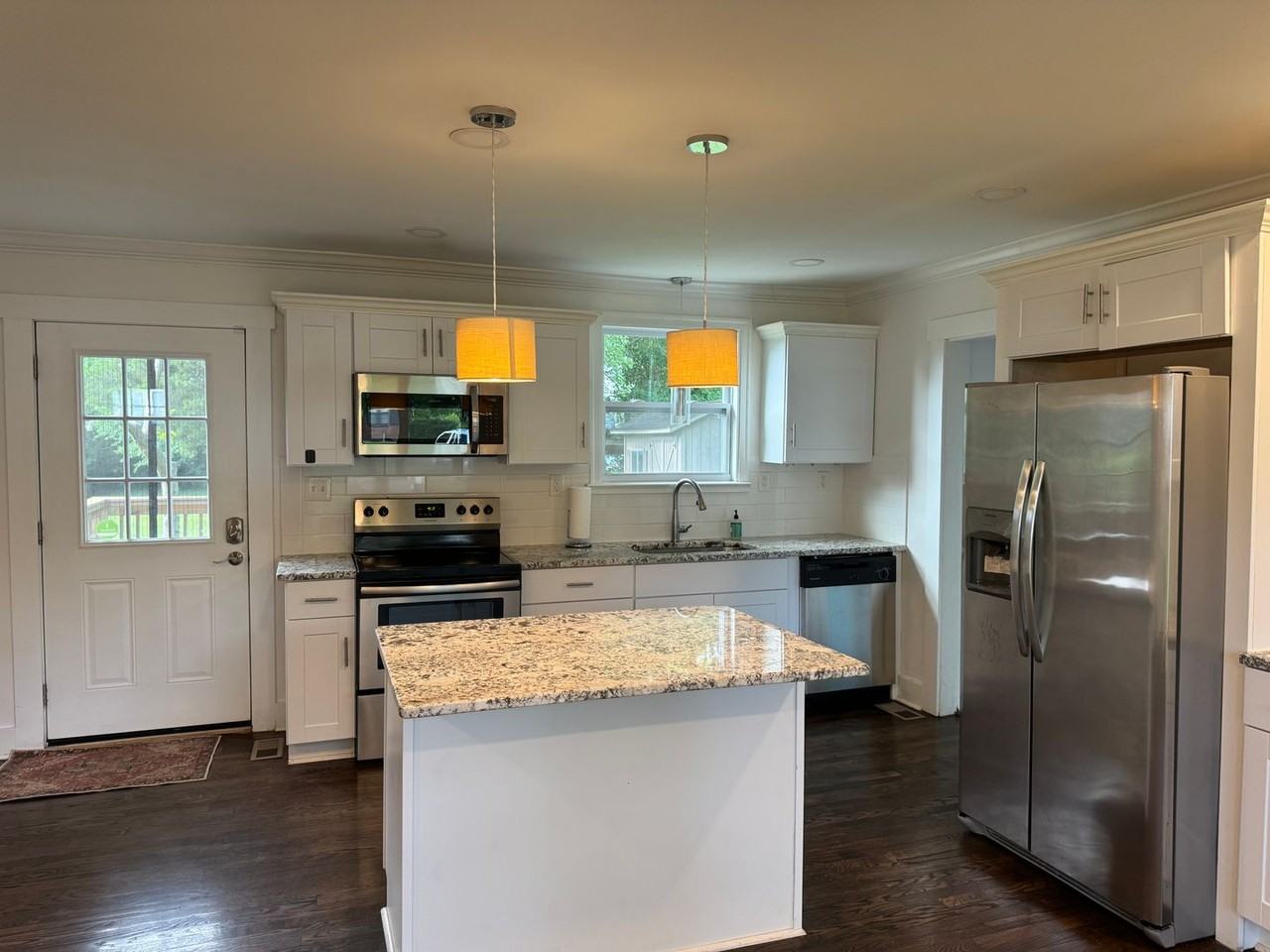 2826 Colonial Cir - Photo 3 of 22