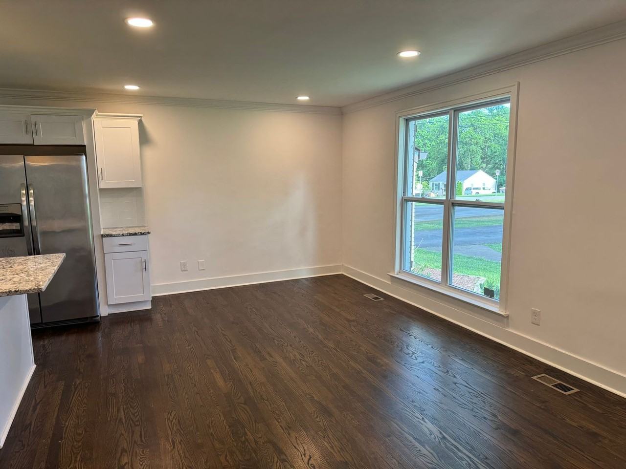 2826 Colonial Cir - Photo 5 of 22