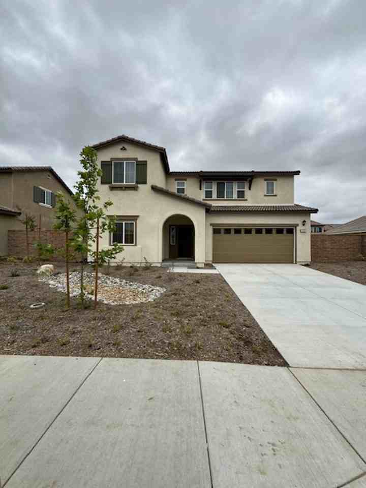 2033 Santina Dr - Photo 2 of 43