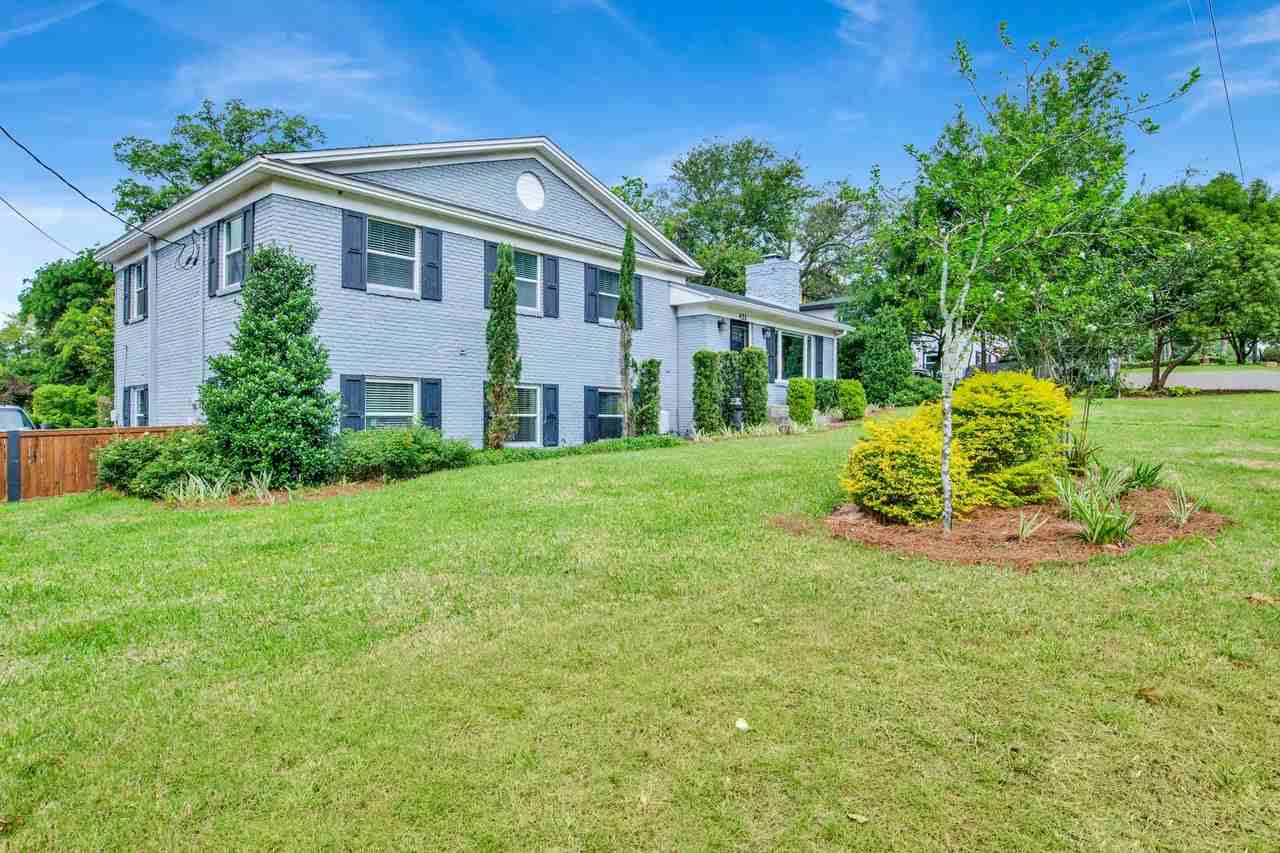 421 Woodbine Dr - Photo 3 of 45