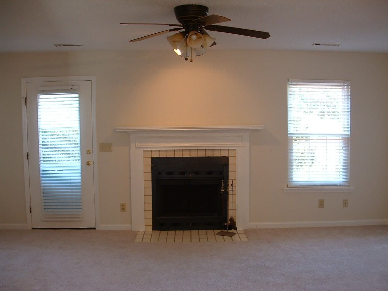 2931 Oxford Pl #2931 - Photo 2 of 16