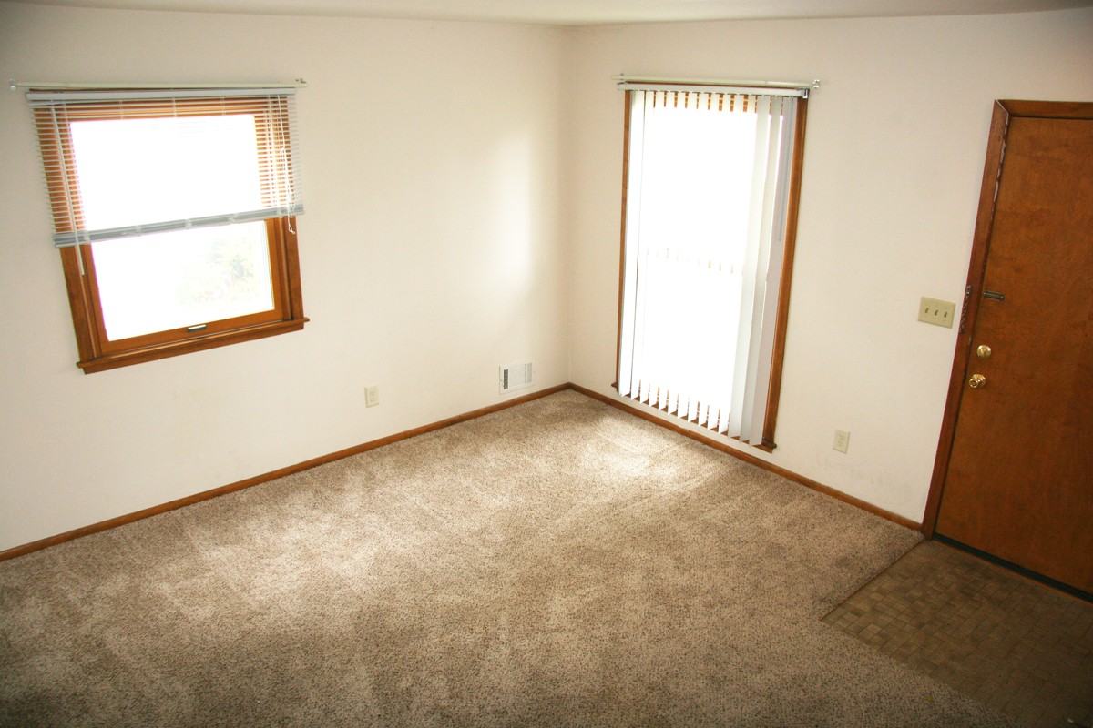 6108 Portland Ave - Photo 3 of 10