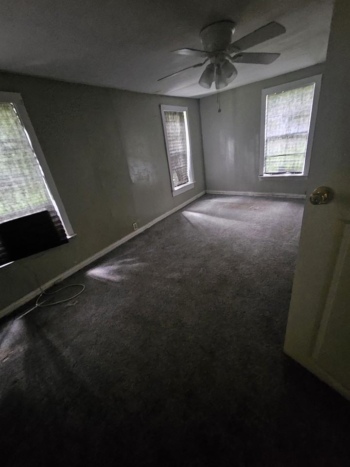 1506 El Paso St #1 - Photo 5 of 19