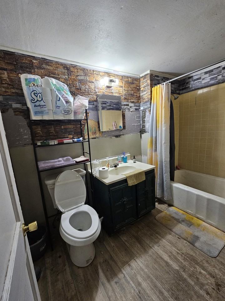 1506 El Paso St #1 - Photo 6 of 19