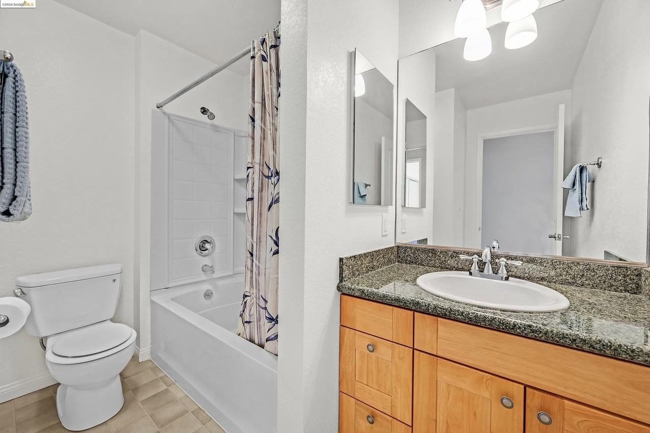 26843 Hayward Boulevard - Photo 3 of 5