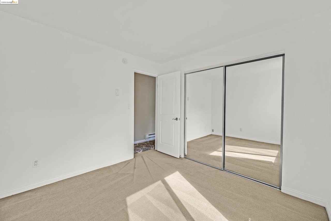 26843 Hayward Boulevard - Photo 2 of 5