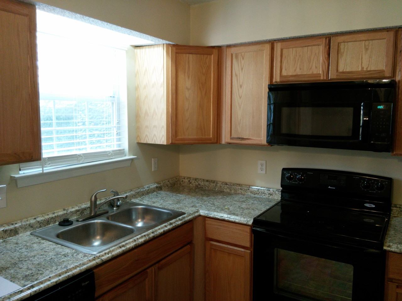 4016 Shufeld Ct - Photo 2 of 7