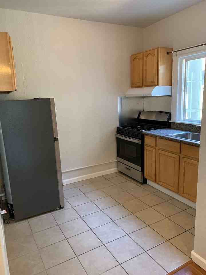 316 Oakland Ave Units 1-8 - Photo 5 of 30