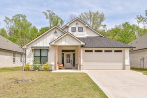 featured image of 3036 Legacy Cir
