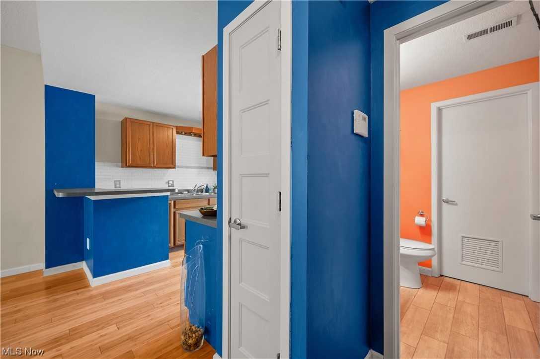 2051 E 36th St - Photo 3 of 33