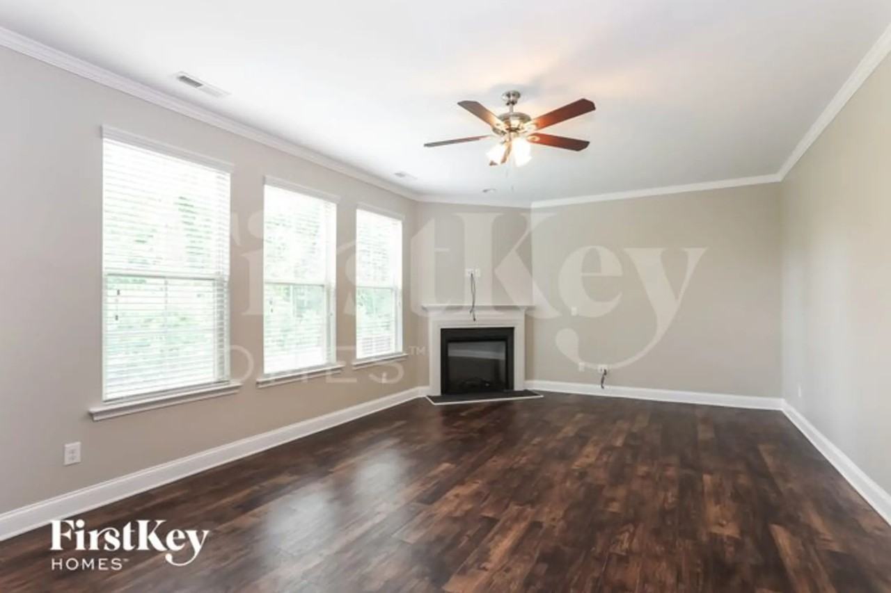 107 Knoll Ct - Photo 3 of 15