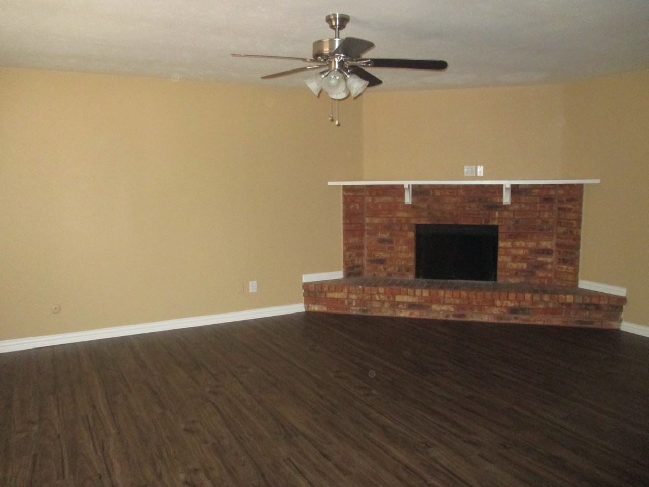228 Rockcrest Dr - Photo 2 of 14