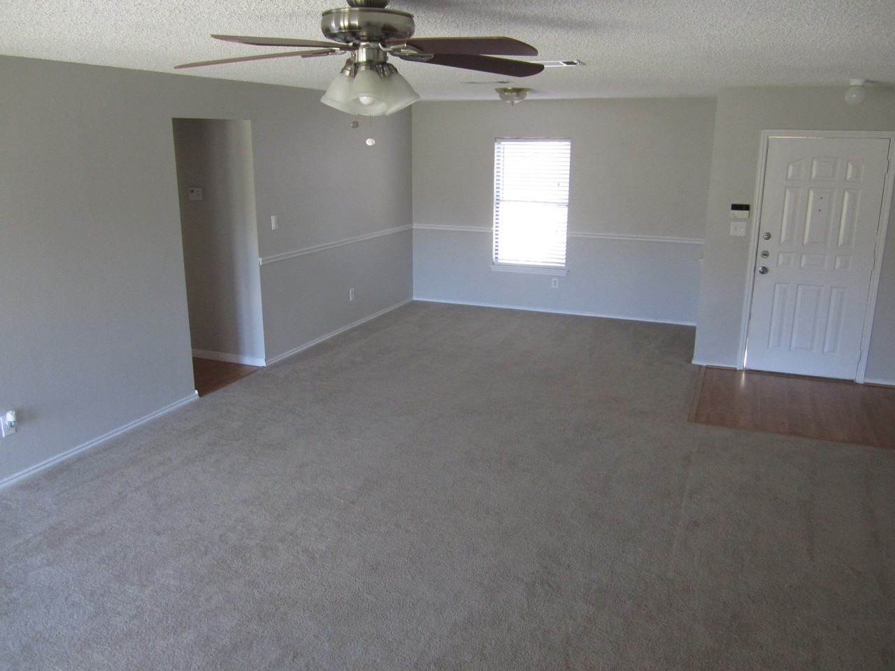 17712 Regis Dr - Photo 3 of 11