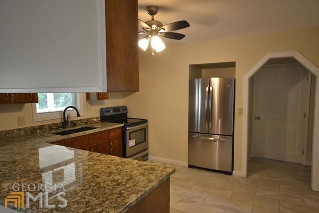 85 Roland Rd - Photo 3 of 11