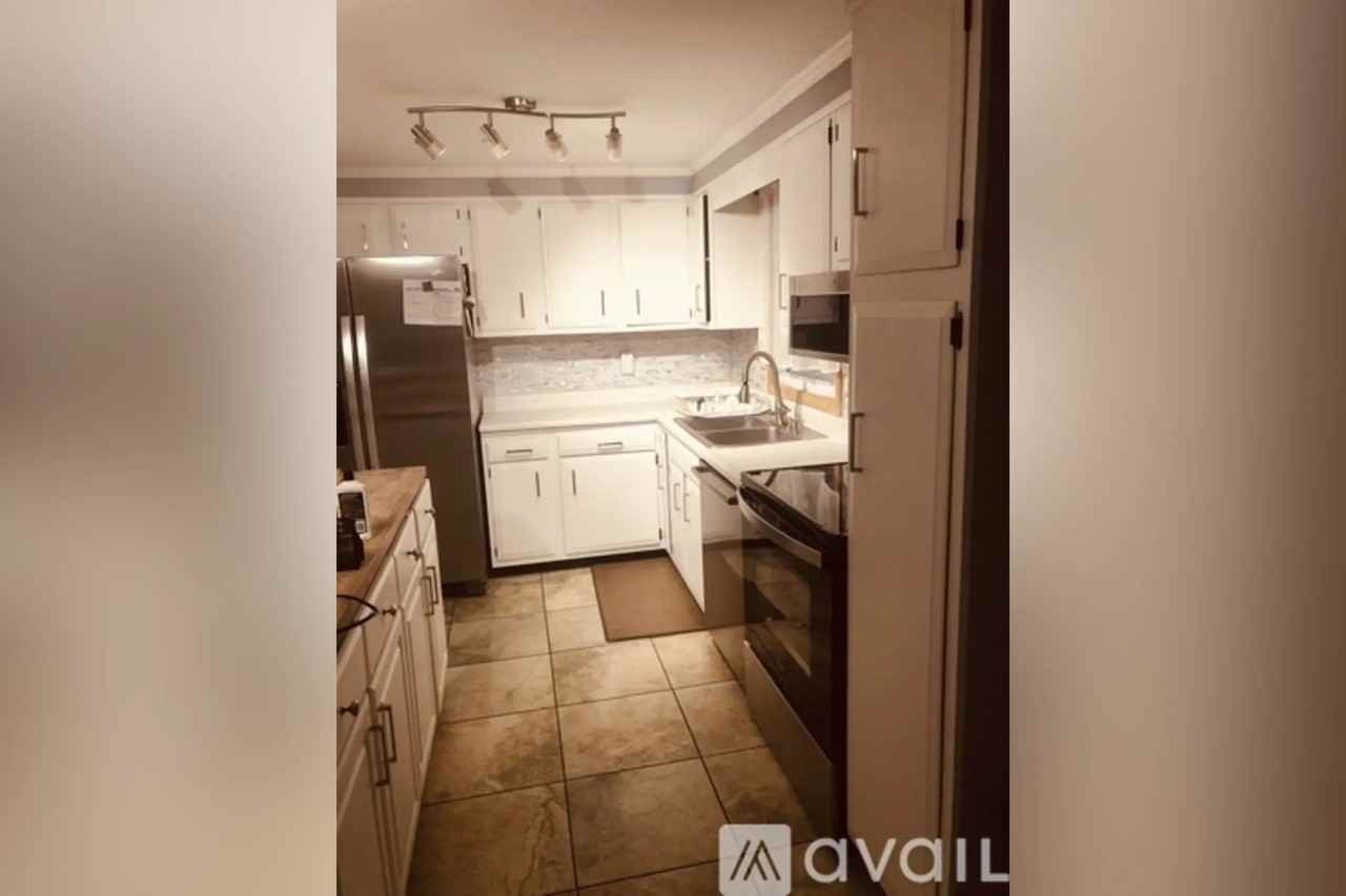 33 Beth Rd 2nd Fl - Photo 3 of 39