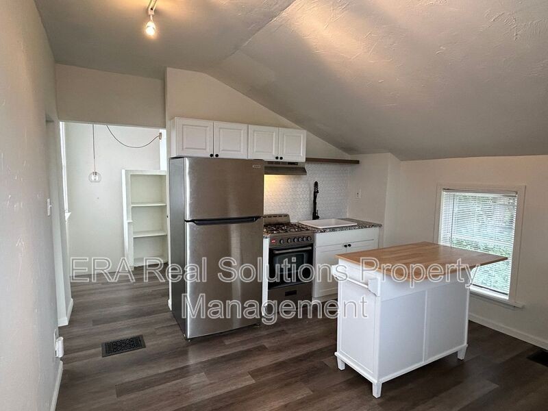 1244 Ellis St #2 - Photo 2 of 11