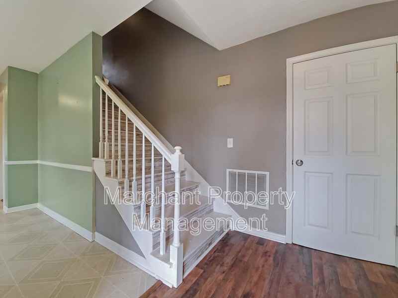 121 Coalmont Ct - Photo 5 of 44