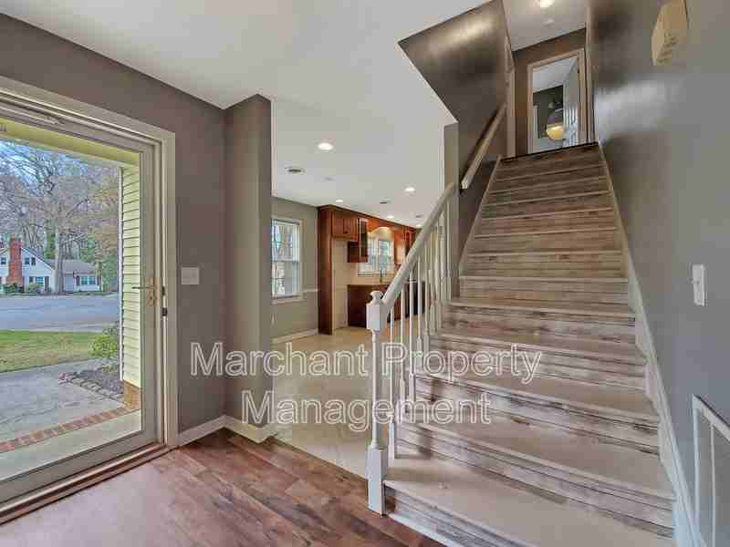 121 Coalmont Ct - Photo 7 of 44