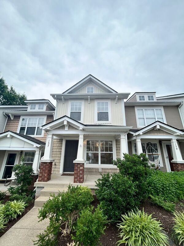 157 Shadow Glen Dr - Photo 2 of 25