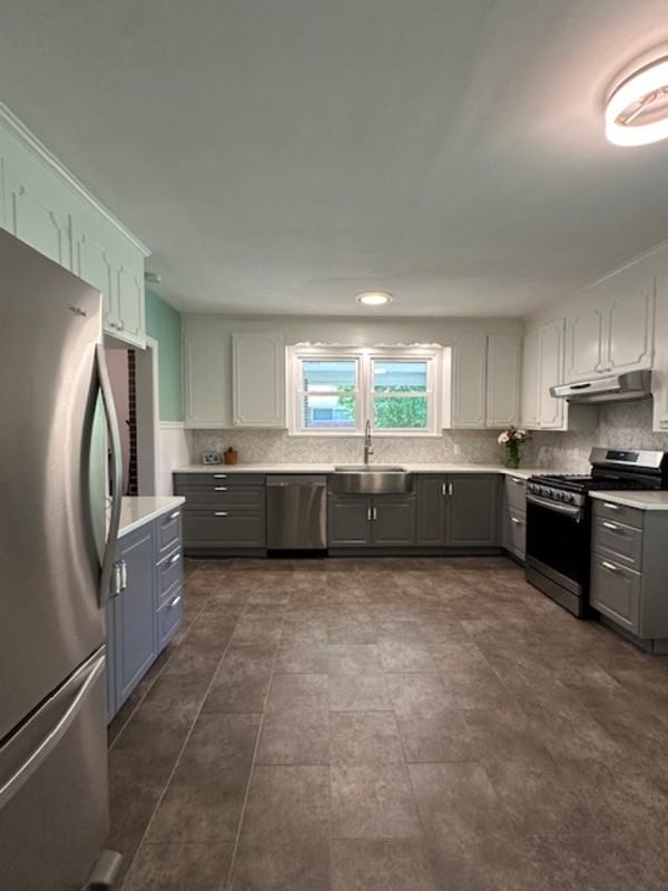 4526 Cedar Springs Rd - Photo 7 of 32