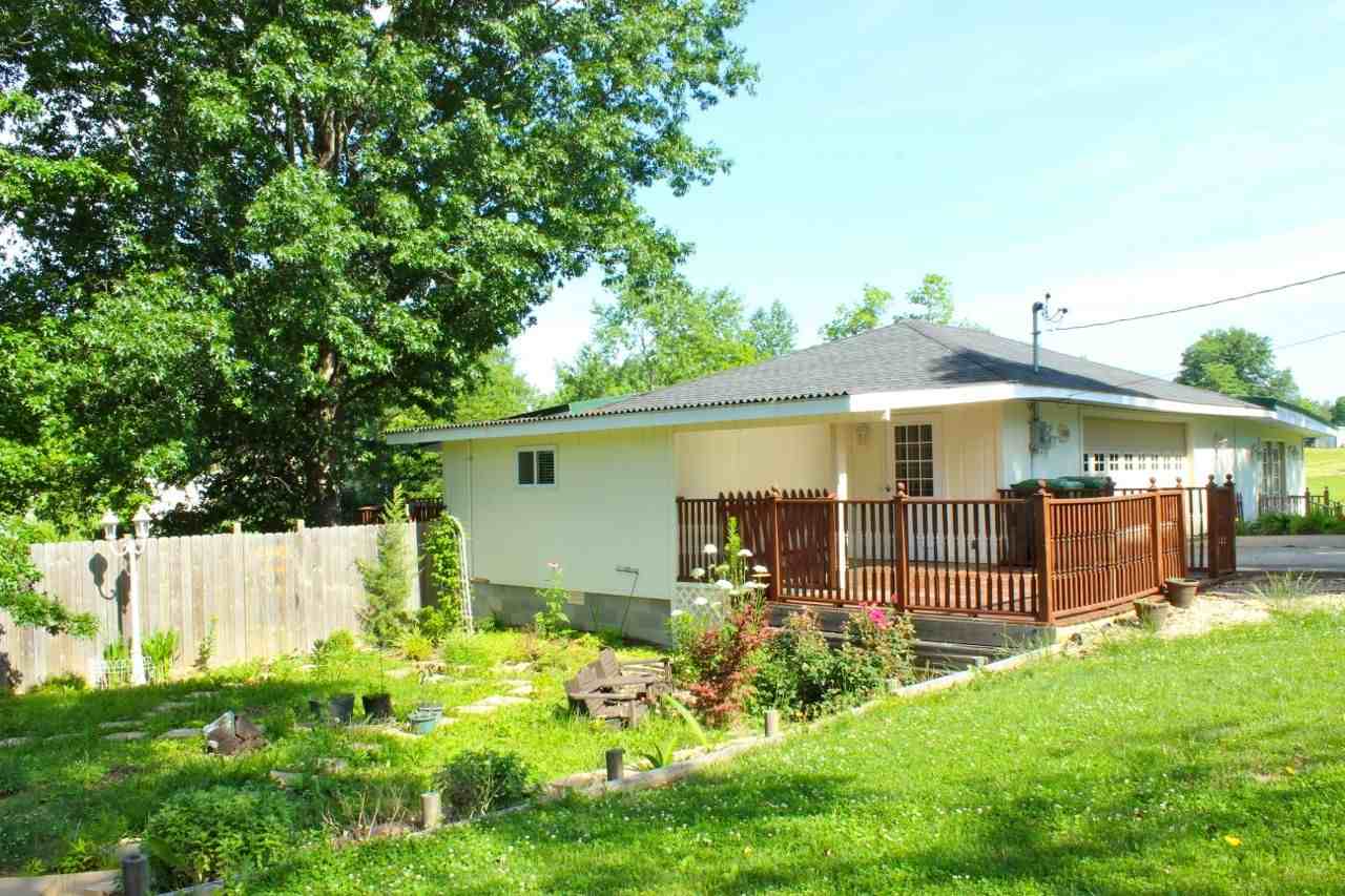 1104 Brush Ave - Photo 2 of 24