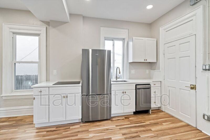 252 N Lincoln St #3 - Photo 6 of 12