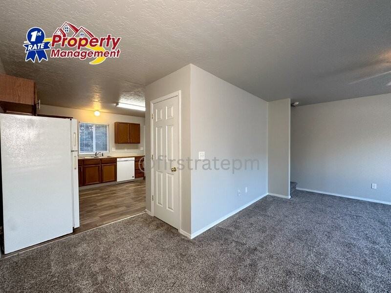 16029 N 19th St - Photo 4 of 32